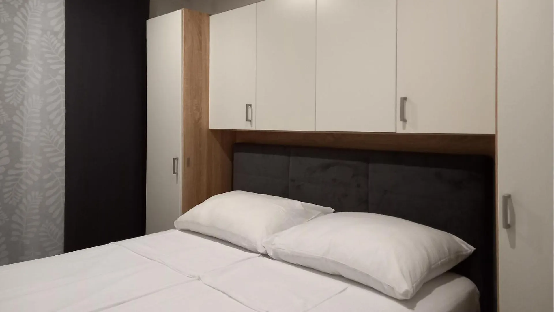 Apartment ロバニスカ