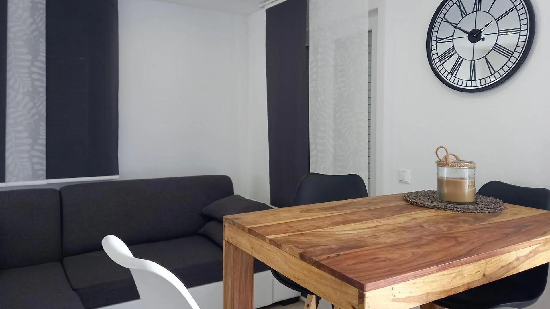 Apartment ロバニスカ